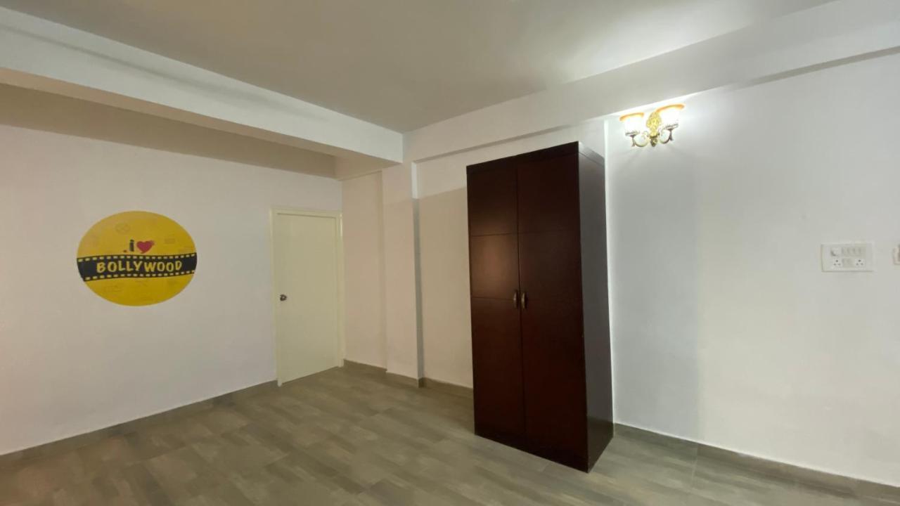 C Suites - Royal Homes II Short & Long Stays 벵갈루루 외부 사진